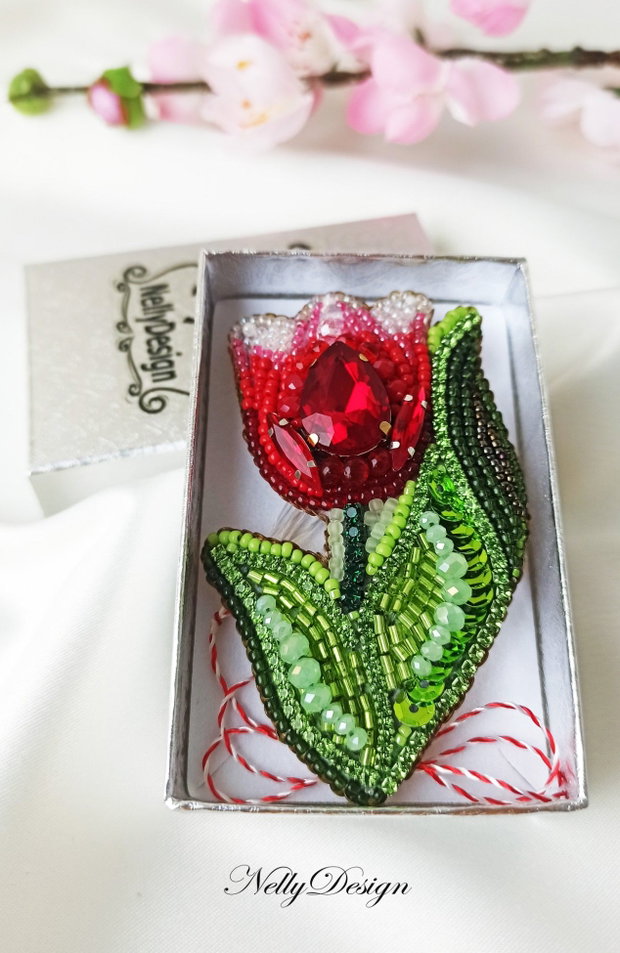 Lalea - Brosa broderie manuala
