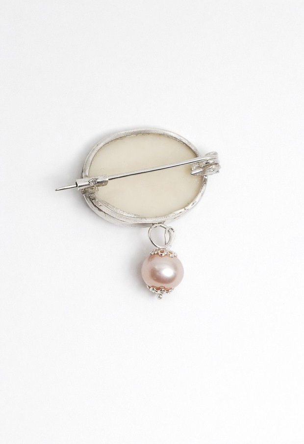 Brosa "Buchet de flori" din argint, perla de cultura si fragment de portelan de Limoges