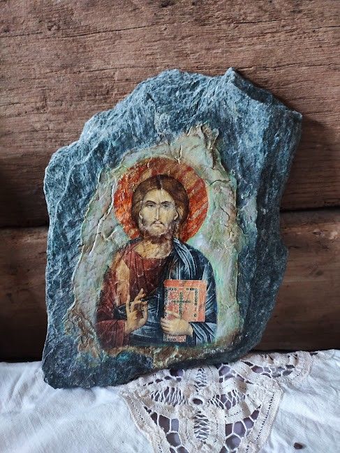 Icoană decorativă pe piatră, lucrată manual