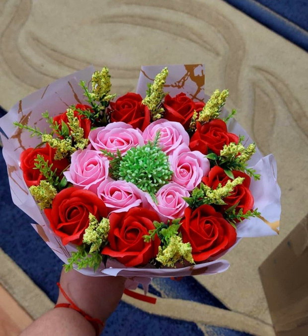 Buchet 15 trandafiri