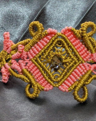 Bratara macrame