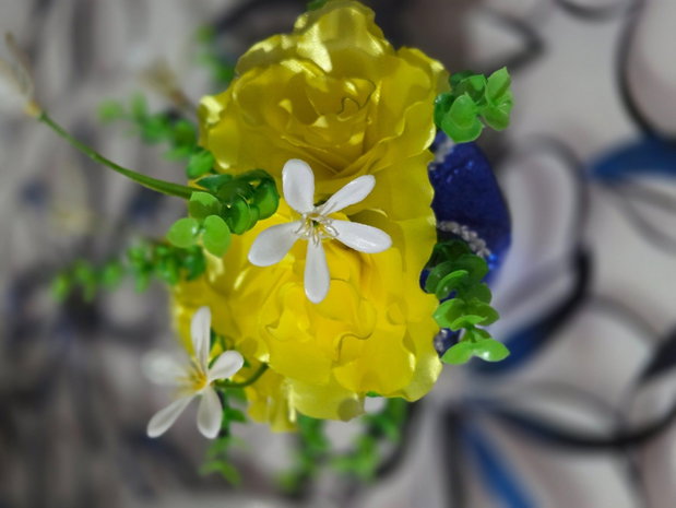 Aranjamente din flori de satin