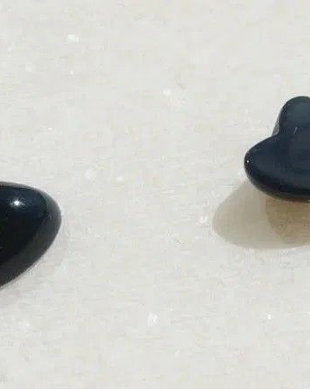 (2 bucati) Cabochon inimioara din onix 8x7.5x3 mm