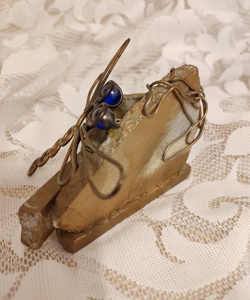 Statueta lucrata manual, marmura, alama, sticla