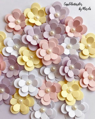 Floricele decorative din carton