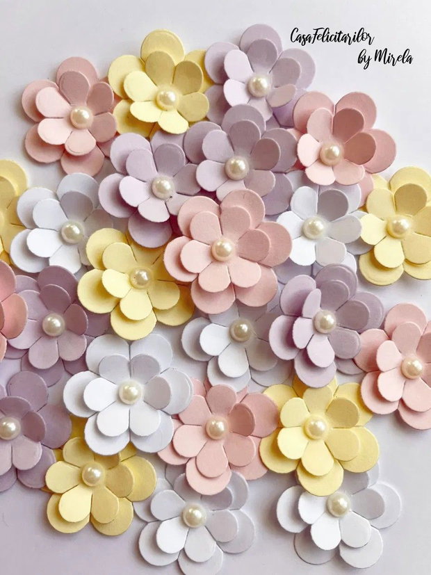 Floricele decorative din carton