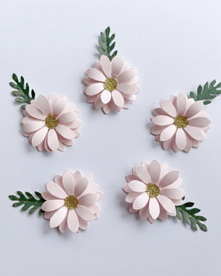 Floricele decorative din carton  roz delicat