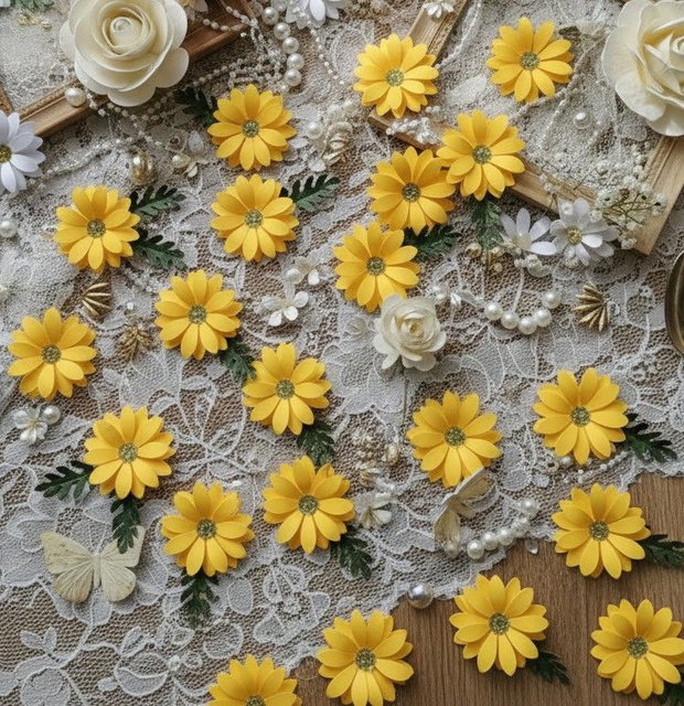 Floricele decorative din carton roz delicat
