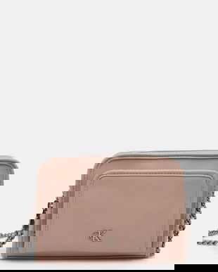 Calvin Klein Jeans poseta