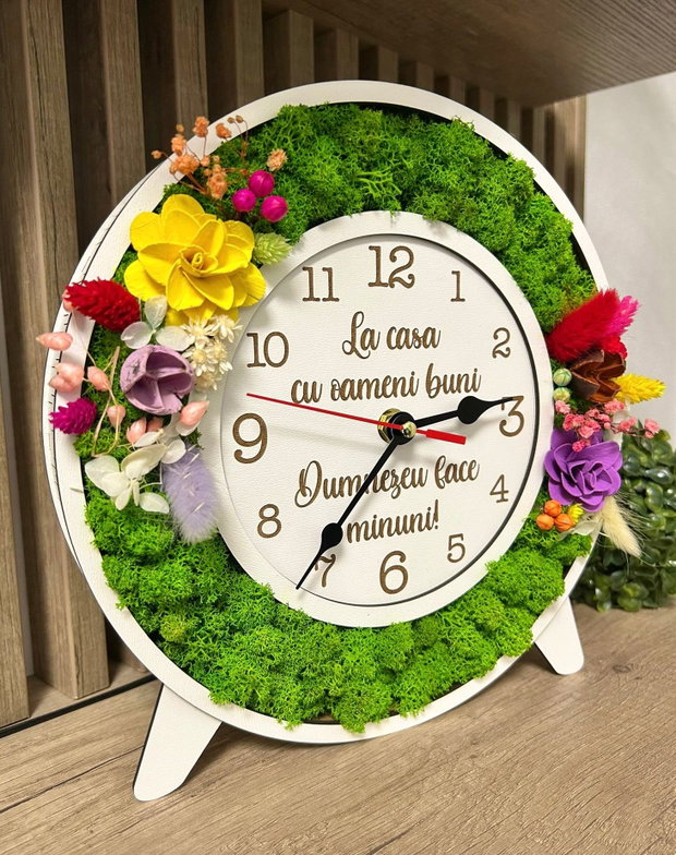 Ceas decorativ cu licheni 8 martie