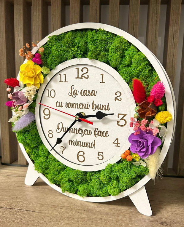 Ceas decorativ cu licheni 8 martie