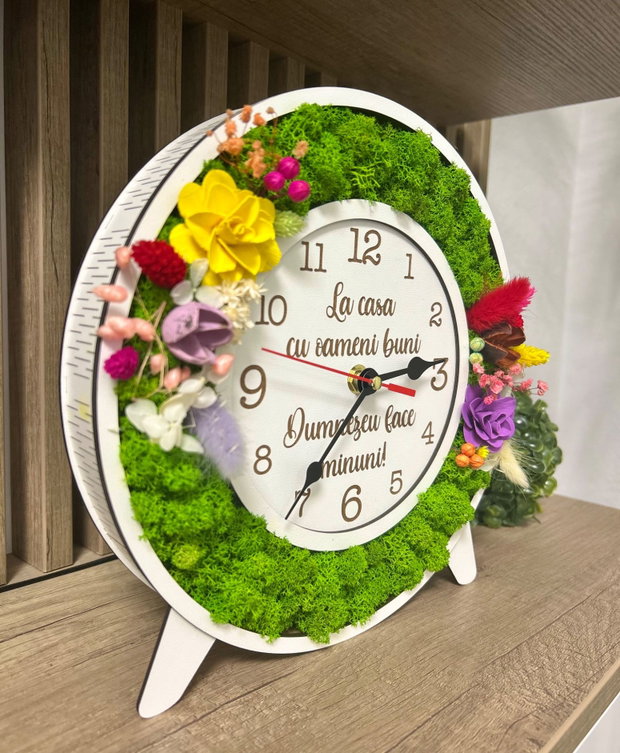 Ceas decorativ cu licheni 8 martie