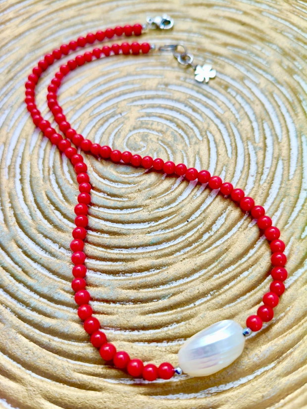 Colier MARTISOR Coral rosu & sidef alb