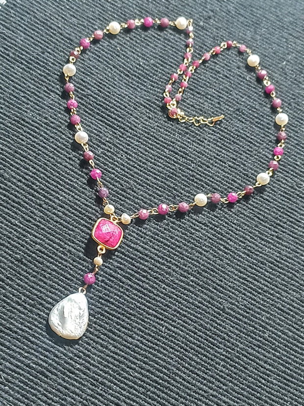 Colier vermeil perle naturale de cultura rubin conector sillimanit argint placat cu aur minimalist boho chic trendy