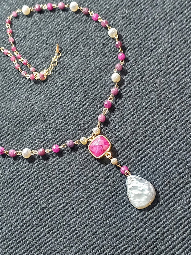 Colier vermeil perle naturale de cultura rubin conector sillimanit argint placat cu aur minimalist boho chic trendy