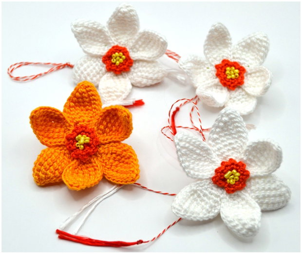 Brosa martisor narcisa crosetata