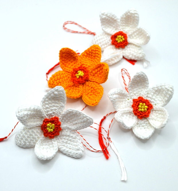Brosa martisor narcisa crosetata
