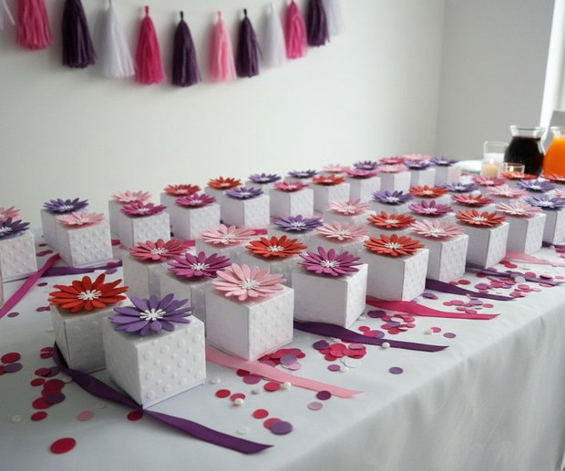 Cutii decorate cu flori