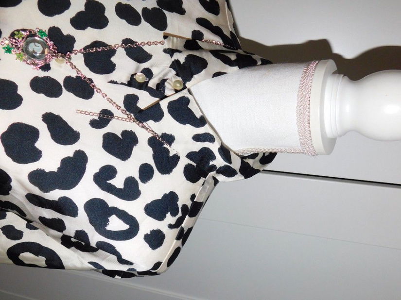 ZARA, bluza noua masura XL, etichete atasate, colier cadou