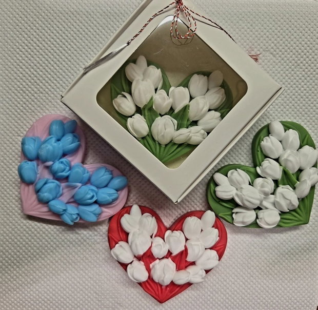 Inimioara cu lalele din Săpun Tradiție cu Răsfăț!