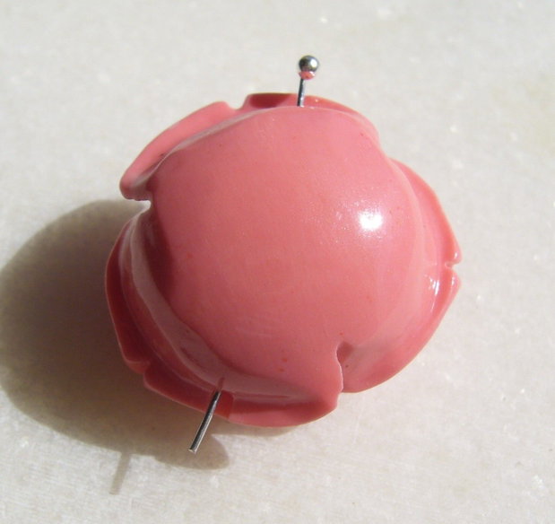 Trandafir rasina aprox 25x16 mm
