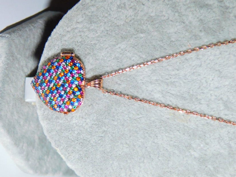 Lantisor nou cu pandantiv inima, caseta  2 poze