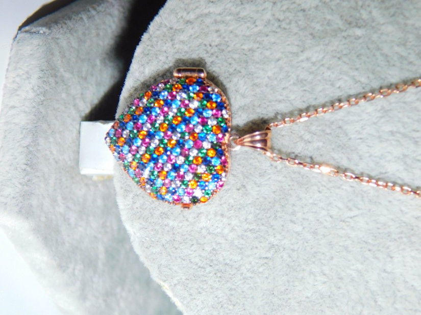 Lantisor nou cu pandantiv inima, caseta  2 poze