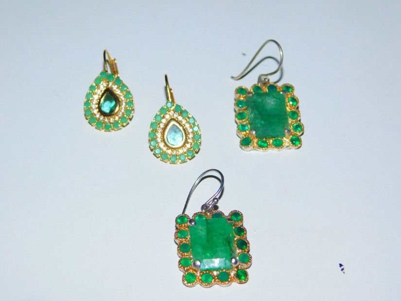 Cercei noi, safire  masive ,  argint , placati cu aur,  cadopu cercei noi    jad