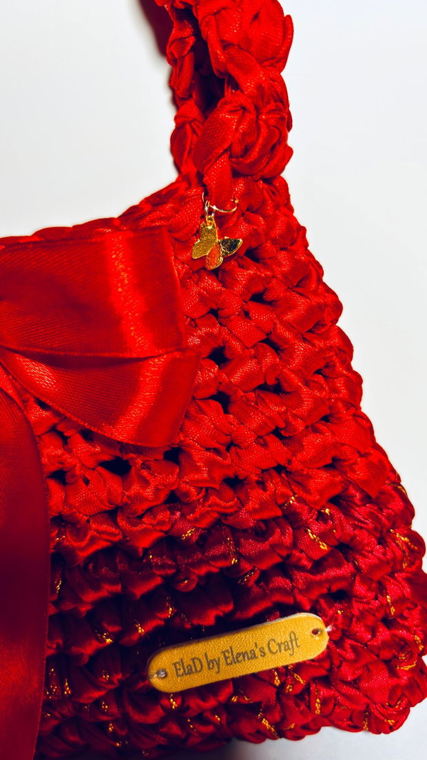 Geantă croșetată handmade roșie cu fundă satin  ElaD by Elenas Craft