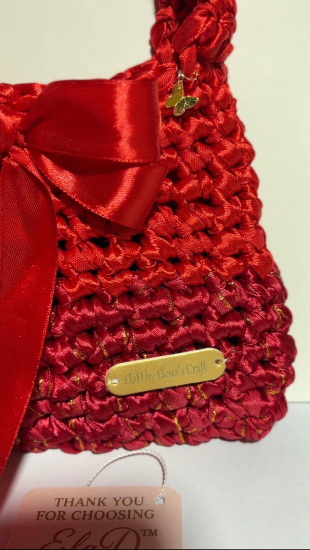 Geantă croșetată handmade roșie cu fundă satin  ElaD by Elenas Craft