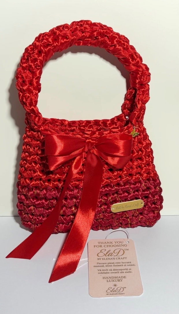 Geantă croșetată handmade roșie cu fundă satin  ElaD by Elenas Craft
