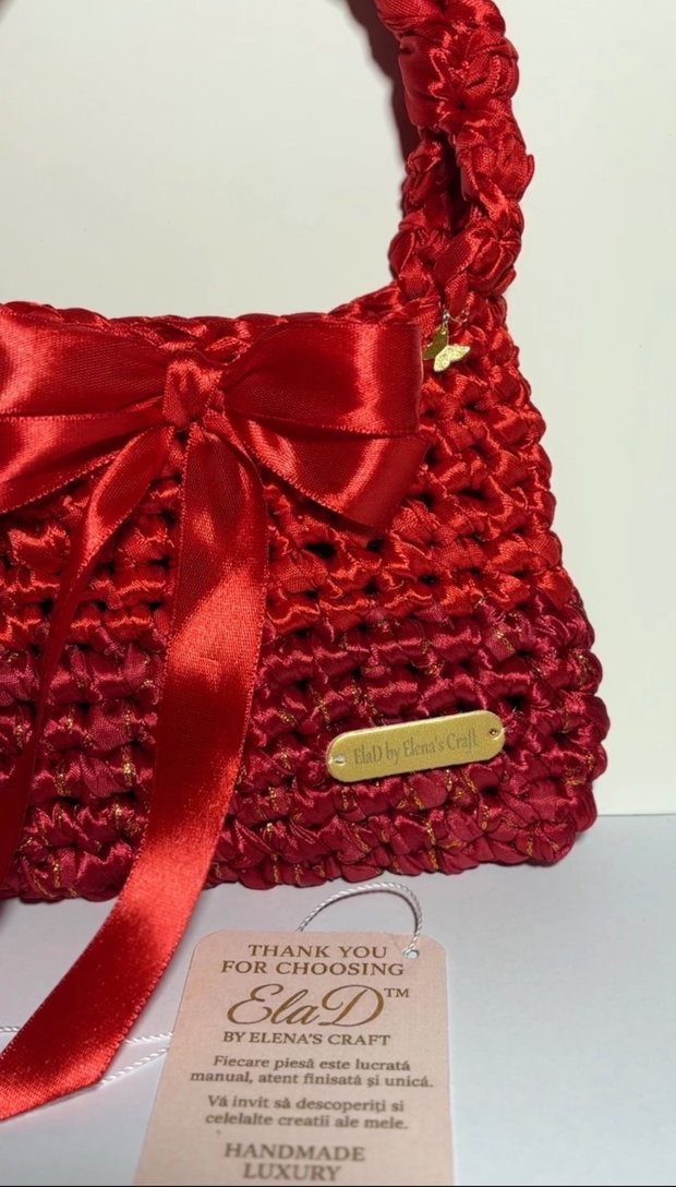 Geantă croșetată handmade roșie cu fundă satin  ElaD by Elenas Craft