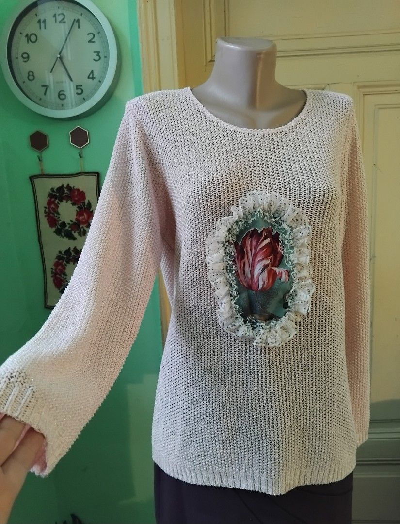 Bluza unicat, cu aplicatie lalea