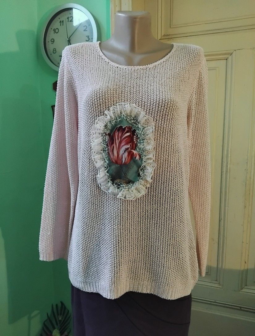 Bluza unicat, cu aplicatie lalea