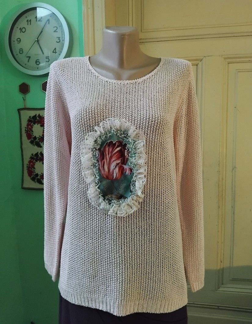 Bluza unicat, cu aplicatie lalea