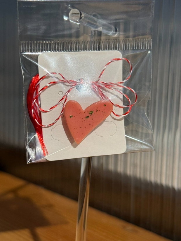 Martisor brosa inimioara handmade