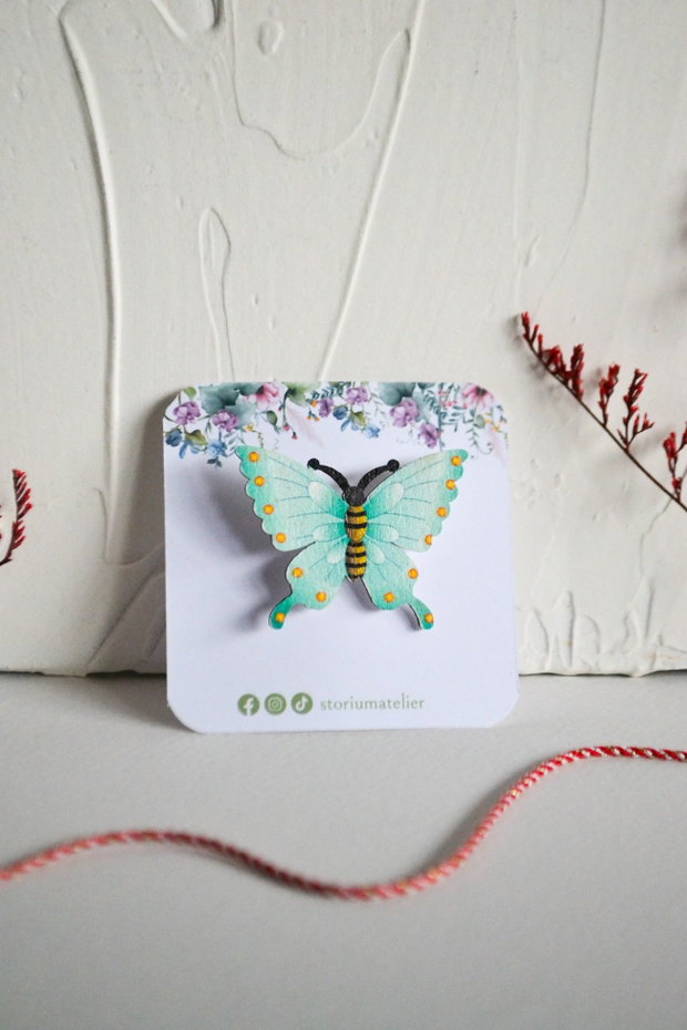 Brosa martisor fluture. Martisor fluture