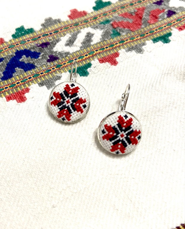 Cercei cu broderie manuala - traditional