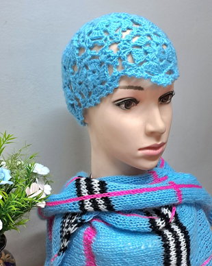 Căciulă dantelata albastră
