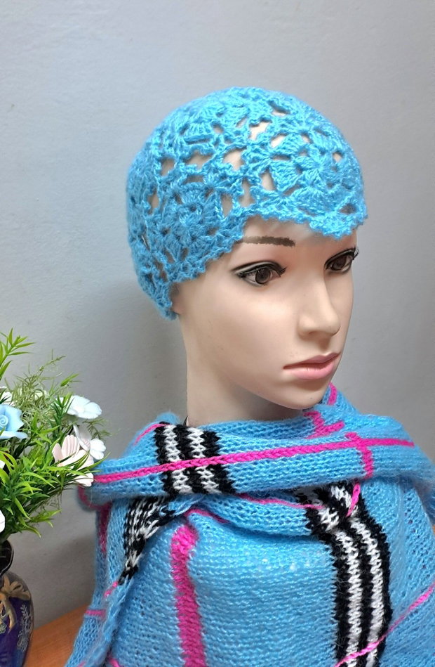 Căciulă dantelata albastră