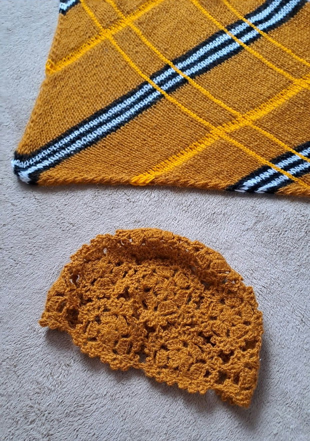 Căciulă dantelata