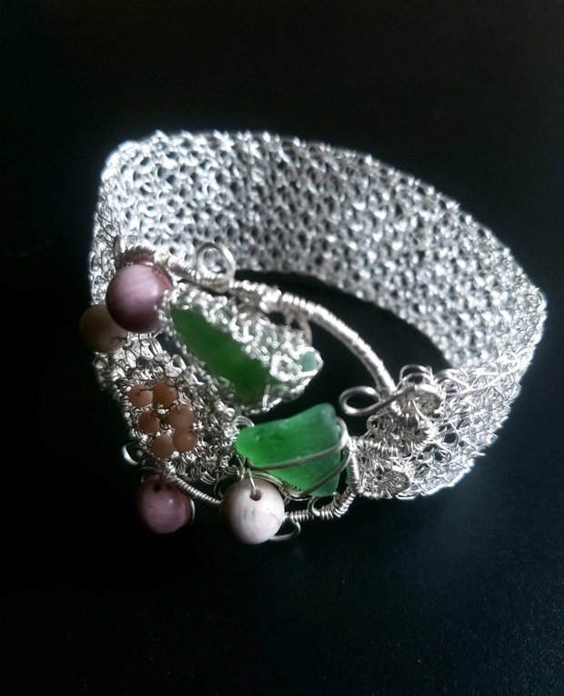 Bratara argintata cu sticla de mare-sea glass-si rodoncrosit