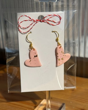 Cercei handmade inimioare roz