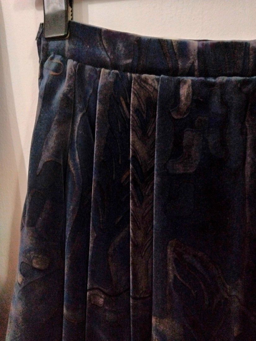 Fusta din catifea bumbac si bluza asortata