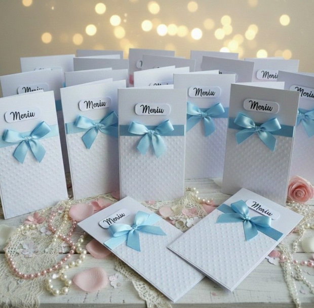Meniuri botez băieți decorate cu fundiță