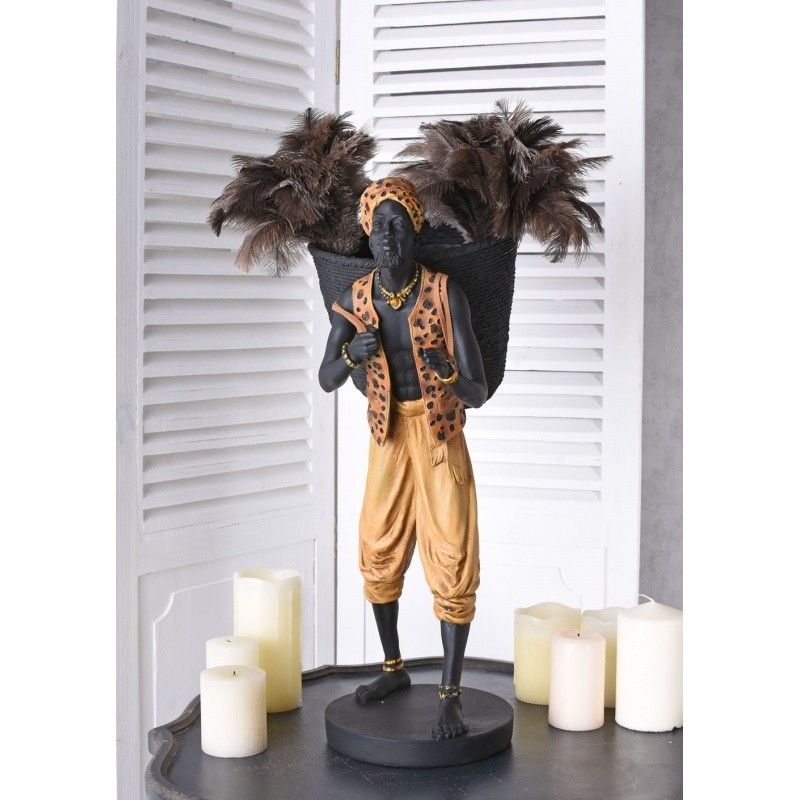 Statueta de gradina cu un african cu un cos