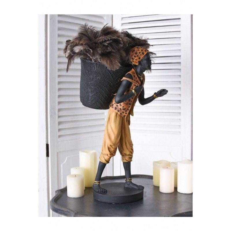 Statueta de gradina cu un african cu un cos