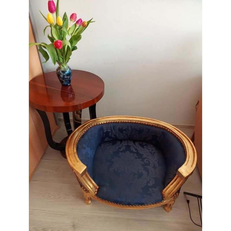 Canapea caine din lemn masiv auriu cu tapiterie albastra