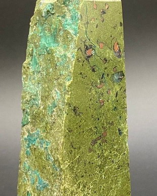 Pirita Verde - Obelisc brut piatra semipretioasa