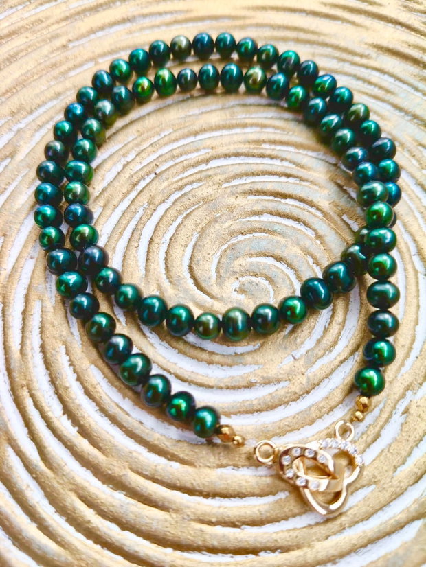 Colier perle de cultura verde smarald